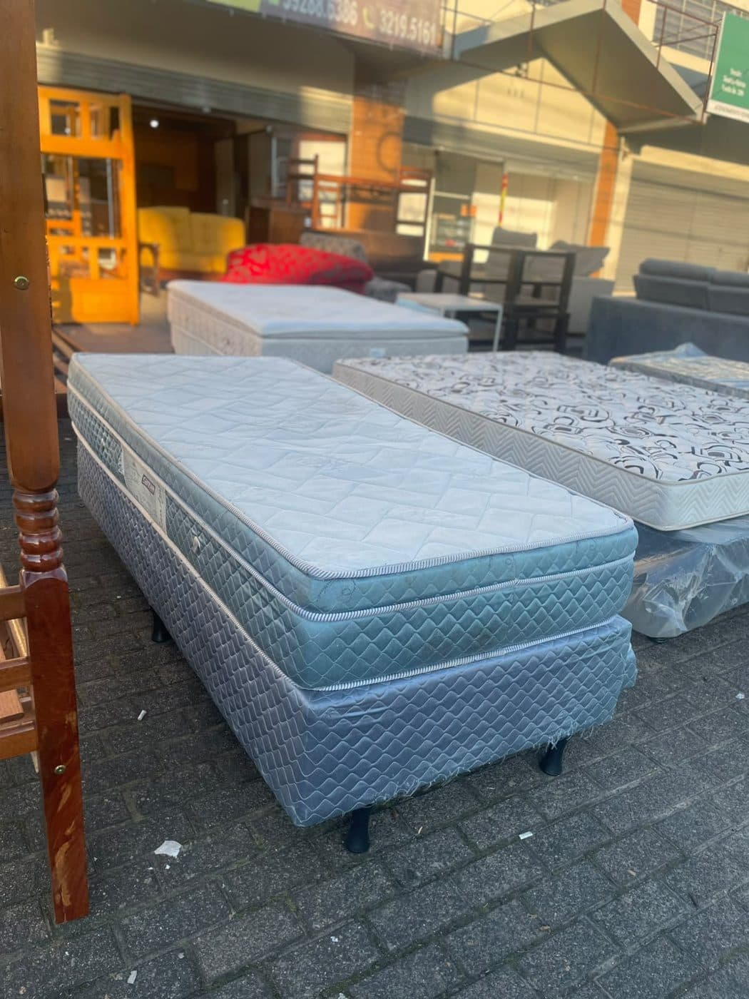 Cama box com colchão, estado Seminovo